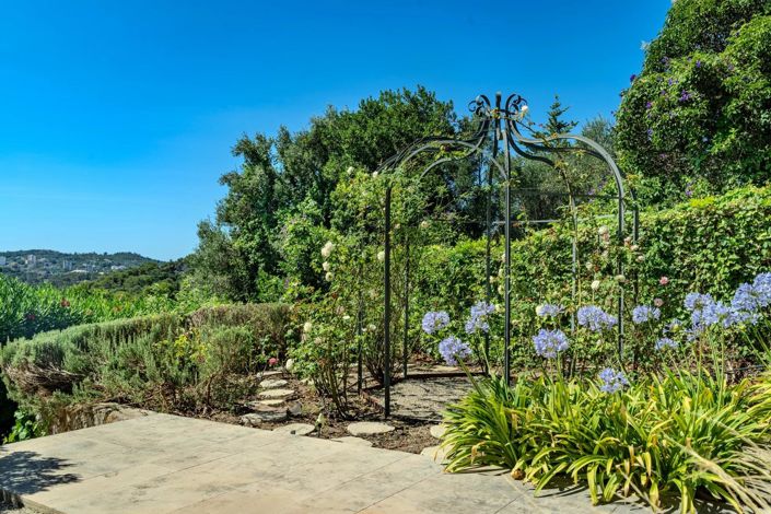 Image No.30-5 Bed House for sale