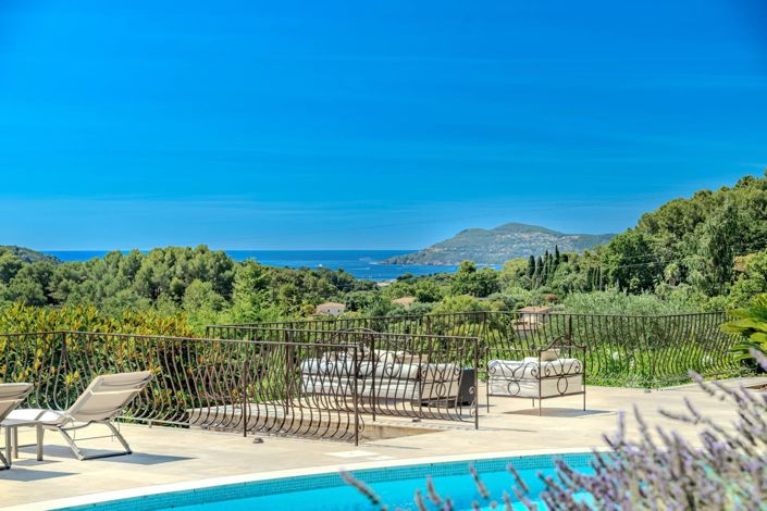 Image No.5-5 Bed House for sale