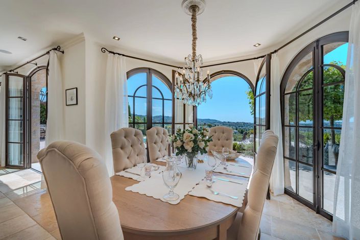 Image No.8-5 Bed House for sale