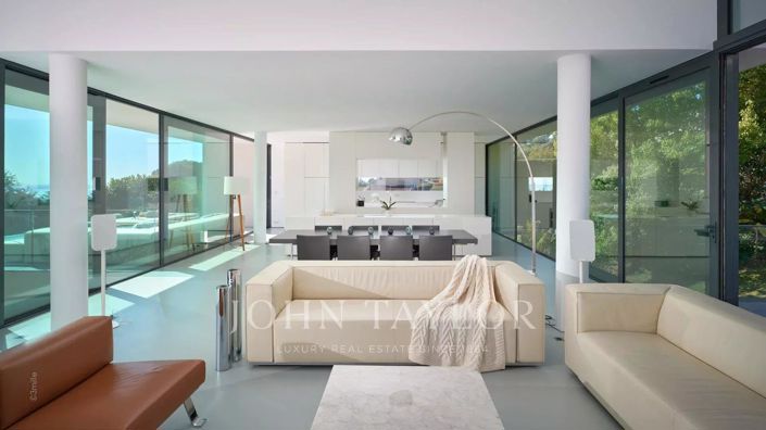 Image No.7-4 Bed House for sale