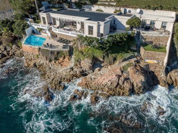 6 Bed House for sale