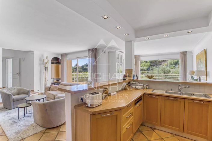 Image No.7-4 Bed House for sale