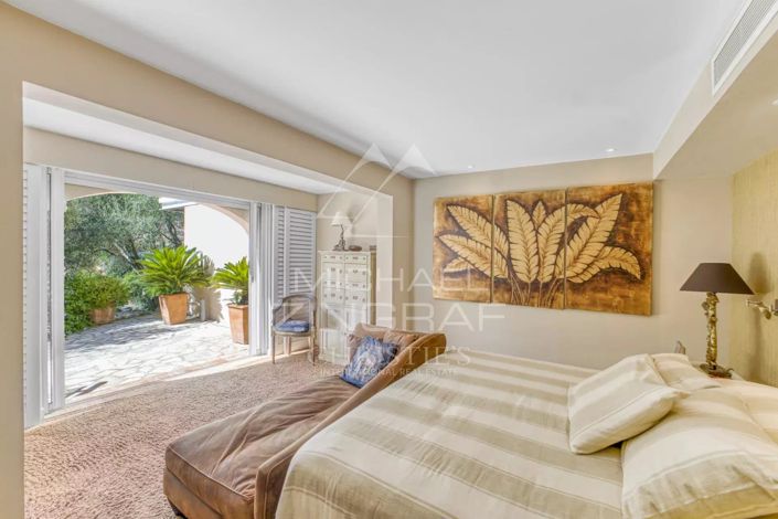 Image No.8-4 Bed House for sale