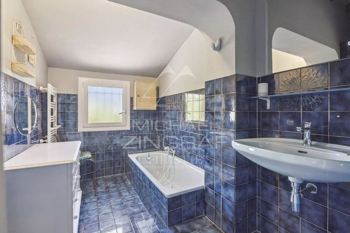 Image No.8-3 Bed House for sale