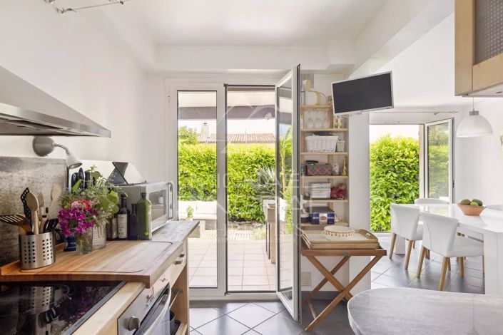 Image No.5-4 Bed House for sale