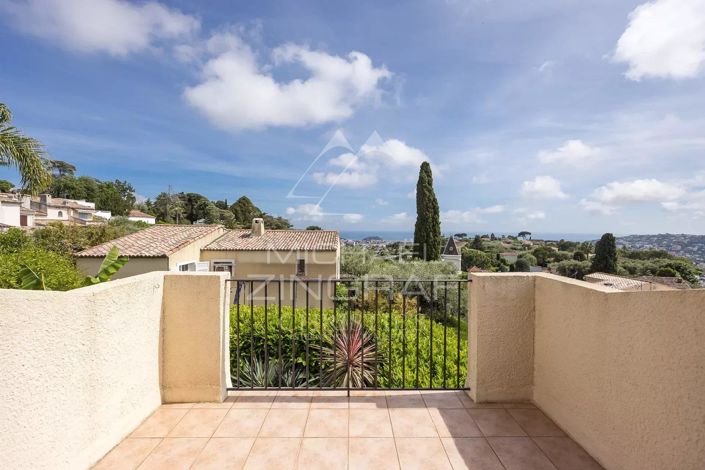 Image No.8-4 Bed House for sale