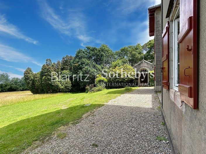 Image No.4-5 Bed House for sale