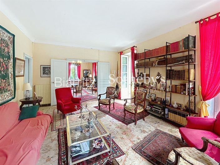 Image No.9-5 Bed House for sale