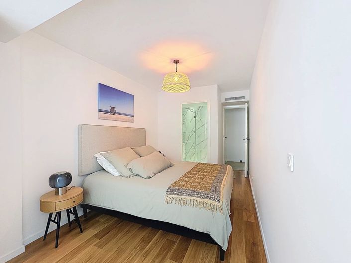 Image No.12-2 Bed Apartment for sale