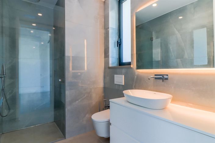 Image No.24-4 Bed House for sale