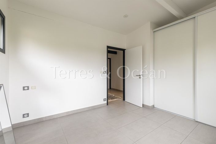 Image No.10-4 Bed House for sale