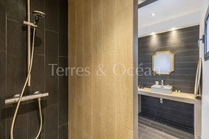 Image No.13-4 Bed House for sale