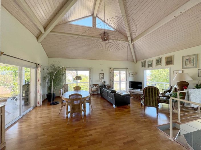 Image No.6-3 Bed House for sale