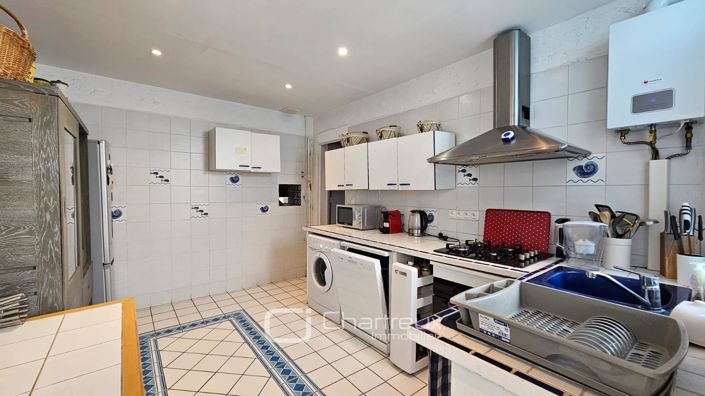 Image No.6-3 Bed House for sale