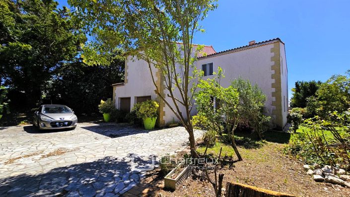 Image No.3-5 Bed House for sale