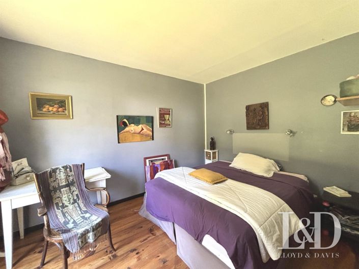 Image No.3-5 Bed House for sale