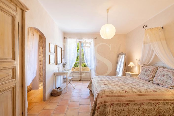 Image No.15-4 Bed House for sale