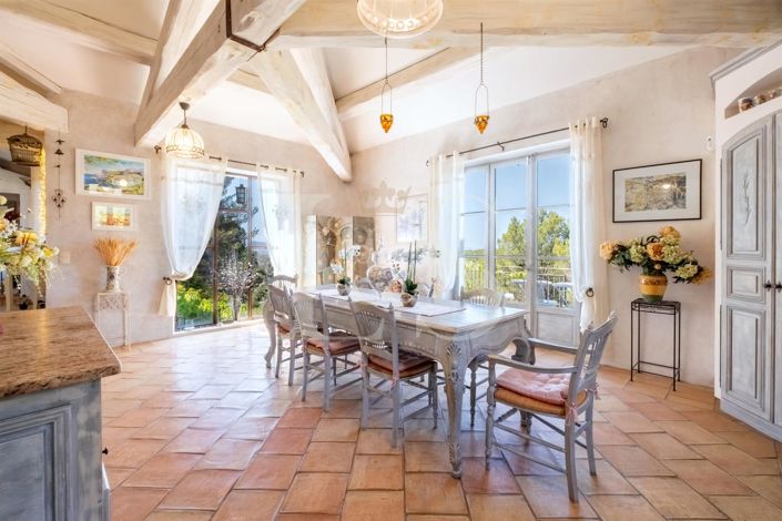 Image No.8-4 Bed House for sale