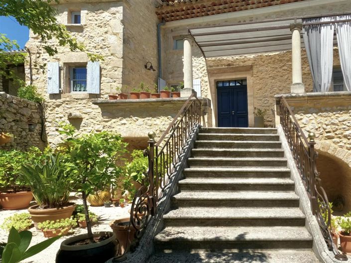 Image No.1-9 Bed House for sale