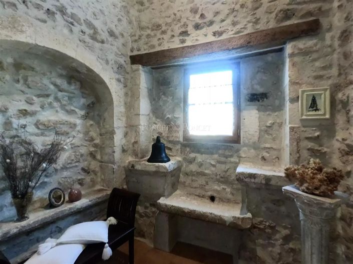 Image No.8-9 Bed House for sale