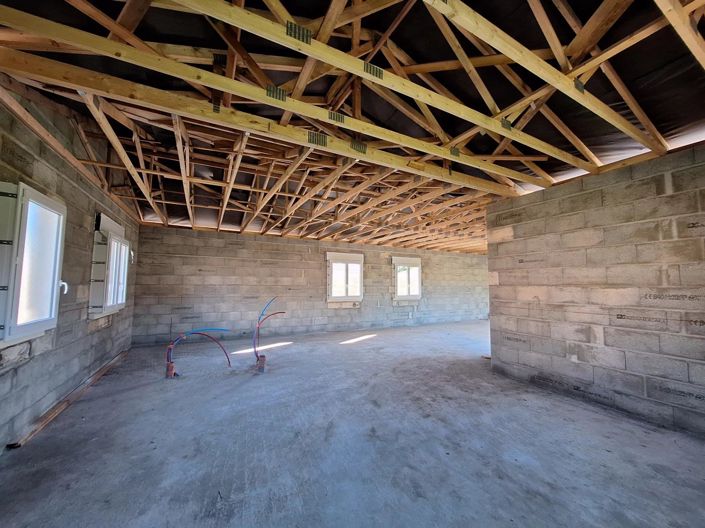 Image No.8-3 Bed House for sale