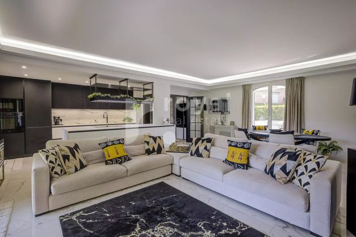 Image No.10-3 Bed House for sale