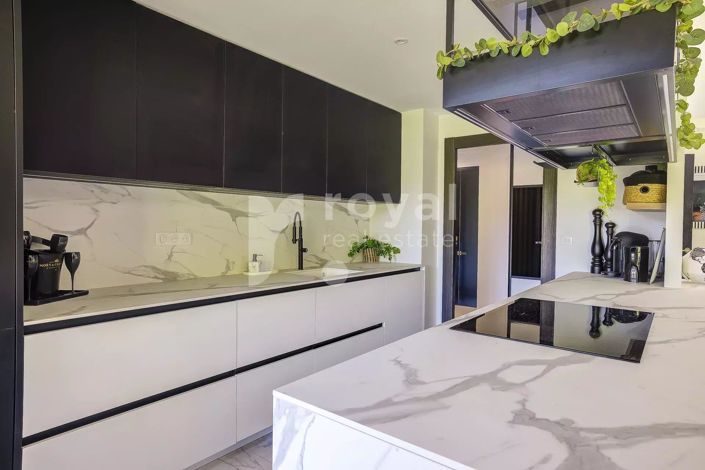 Image No.16-3 Bed House for sale