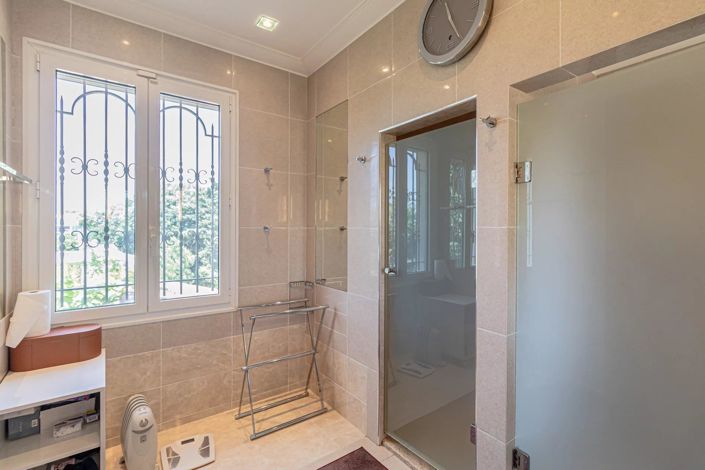 Image No.20-3 Bed House for sale