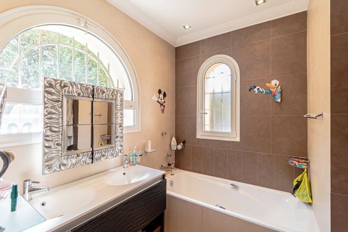 Image No.25-3 Bed House for sale