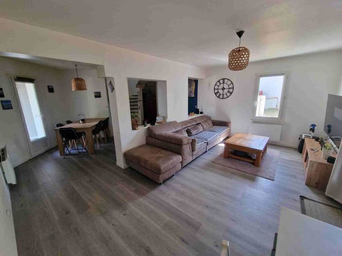 Image No.3-4 Bed House for sale