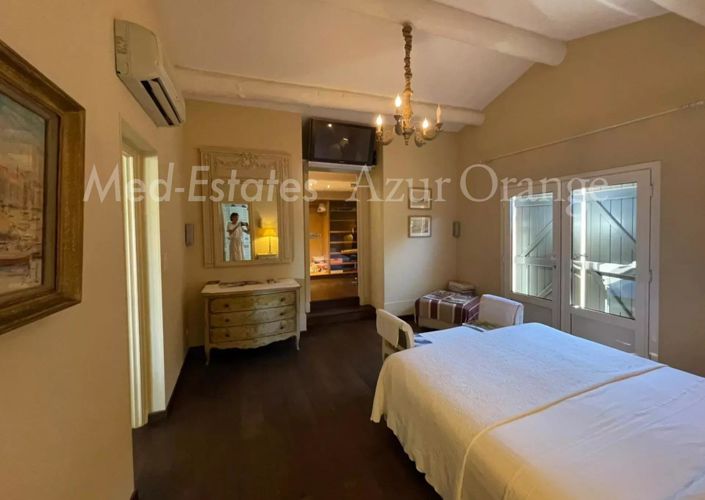 Image No.12-4 Bed House for sale