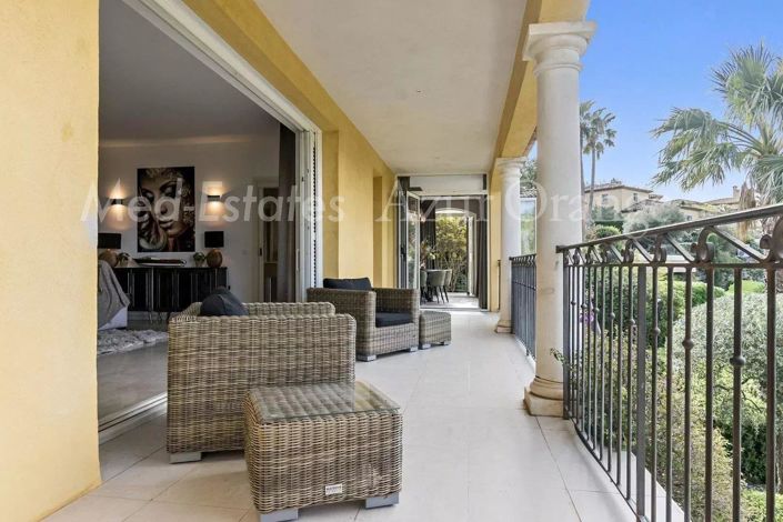 Image No.10-5 Bed House for sale