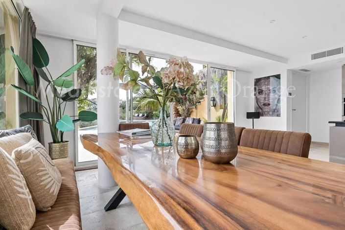 Image No.20-5 Bed House for sale