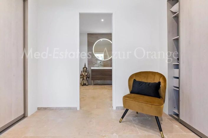 Image No.25-5 Bed House for sale