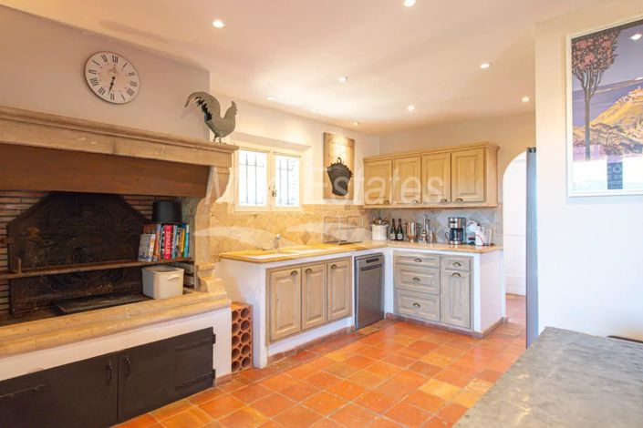 Image No.11-6 Bed House for sale