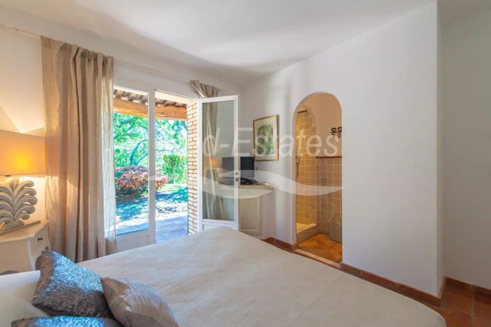 Image No.15-6 Bed House for sale