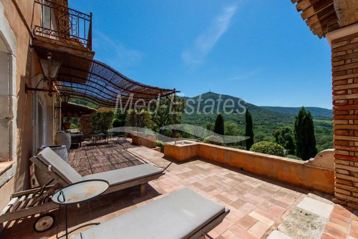 Image No.17-6 Bed House for sale