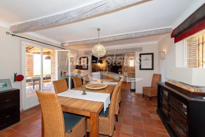 Image No.20-6 Bed House for sale