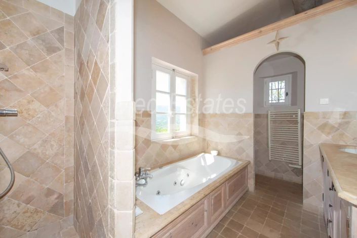 Image No.36-6 Bed House for sale