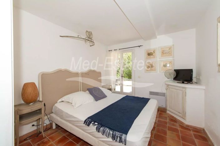 Image No.37-6 Bed House for sale