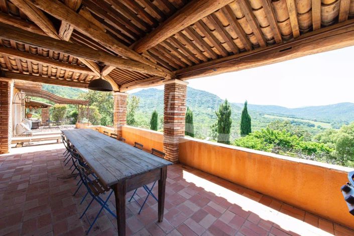 Image No.40-6 Bed House for sale