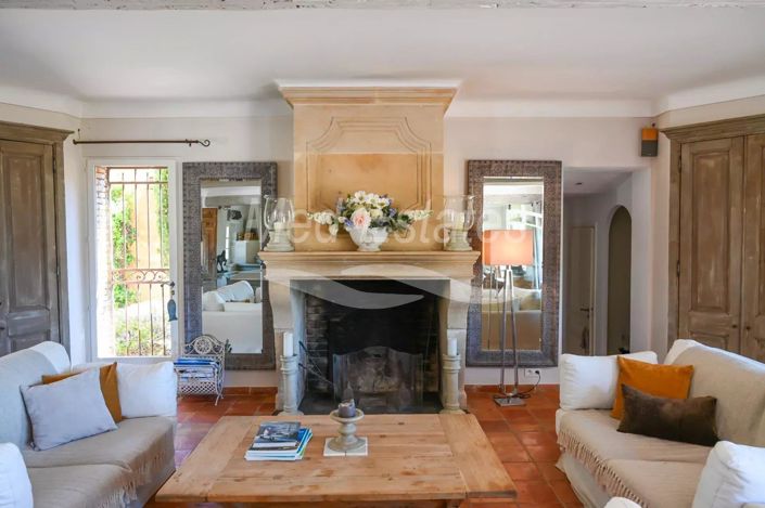 Image No.9-6 Bed House for sale