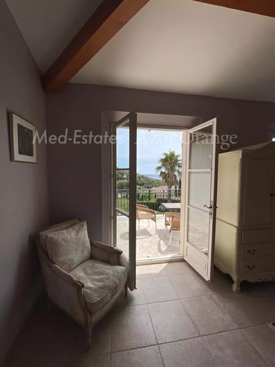 Image No.15-4 Bed House for sale