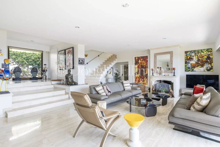 Image No.6-4 Bed House for sale