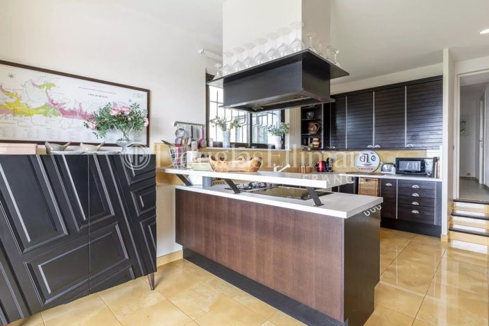 Image No.9-4 Bed House for sale