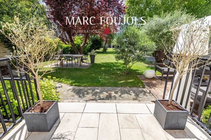 Image No.5-10 Bed House for sale