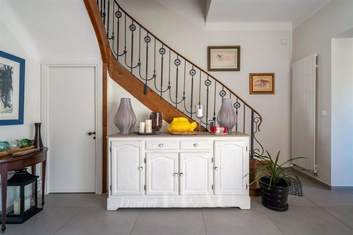 Image No.7-3 Bed House for sale