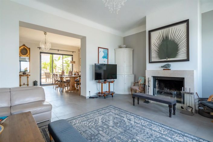 Image No.8-3 Bed House for sale