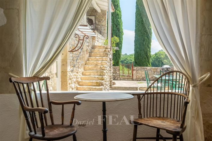 Image No.13-12 Bed House for sale