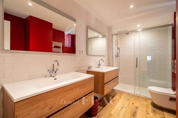 Image No.15-12 Bed House for sale